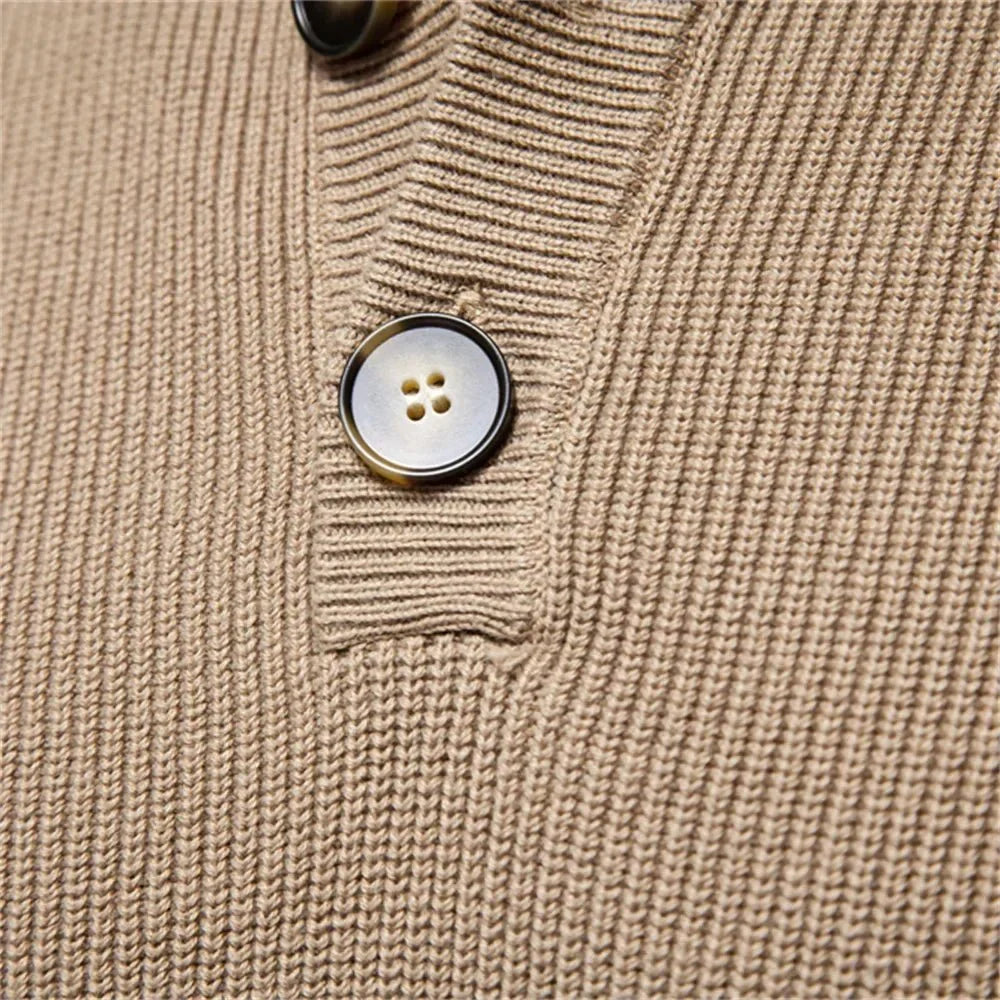 Konrad | Stijlvolle herenpullover met knoopdesign
